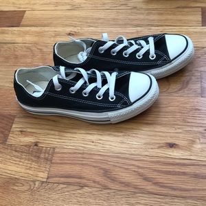 Black converse